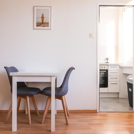 Spacious Apartments With View & Free Parking Wiener Neustadt Exterior foto