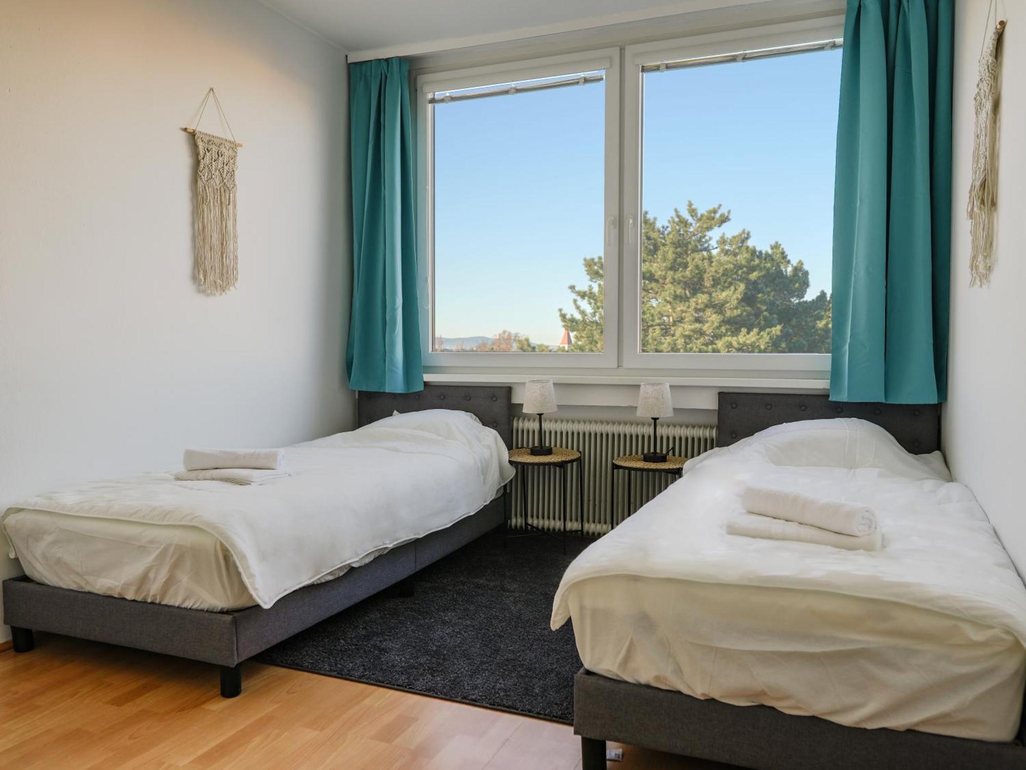 Spacious Apartments With View & Free Parking Wiener Neustadt Exterior foto